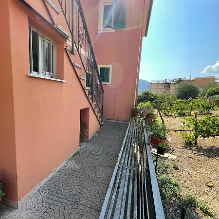Golfo Paradiso: Charming Retreat Near Camogli And Portofino Apartment *